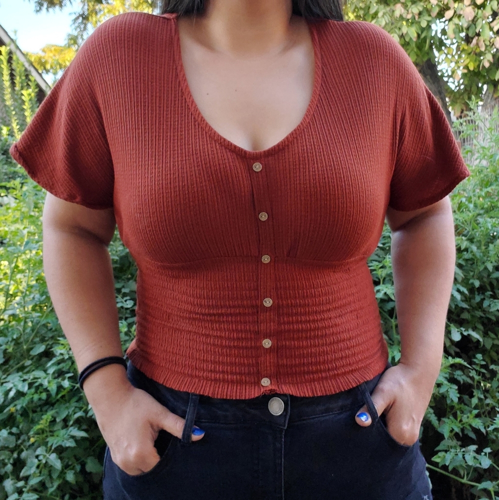 Shirred Waist Top - Picture 2 of 4